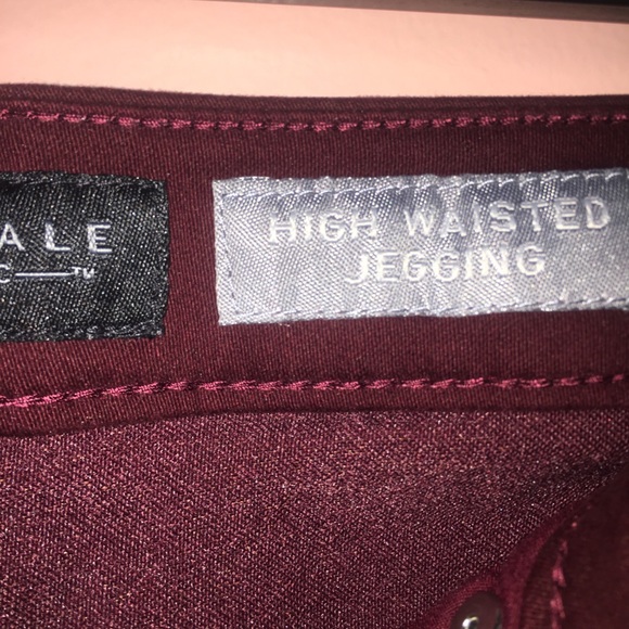 Aeropostale Size 0 Burgundy High Waisted Jegging - Picture 3 of 4